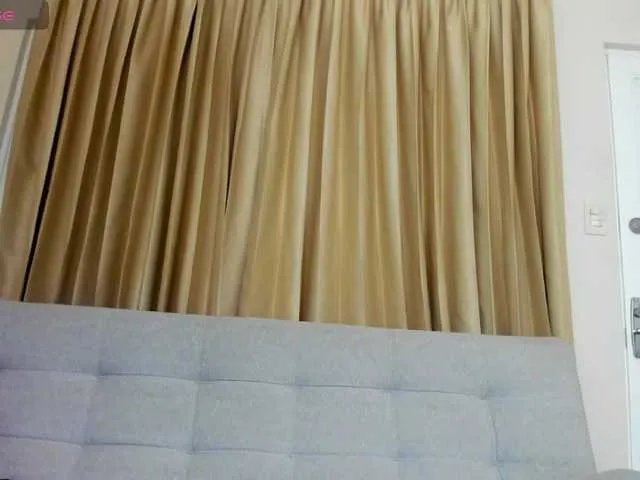 AliciaMilf from BongaCams