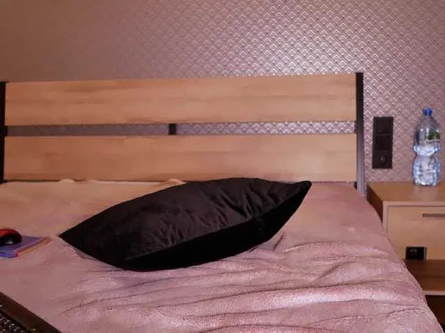 arielwavee1 from BongaCams