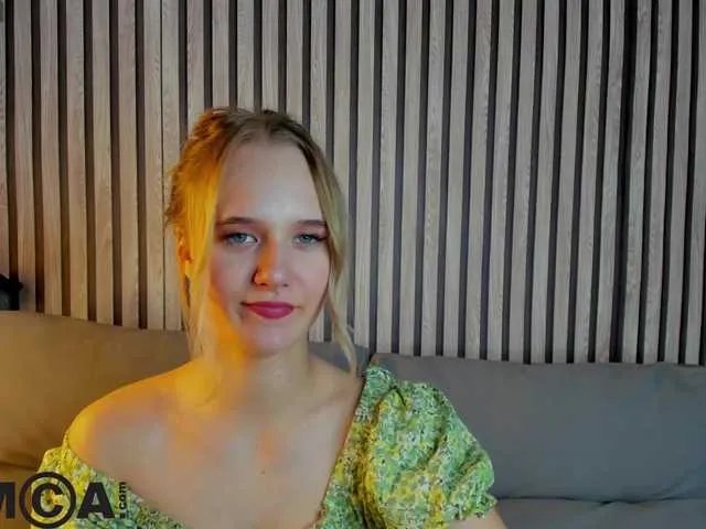Casey-Sweeet from BongaCams