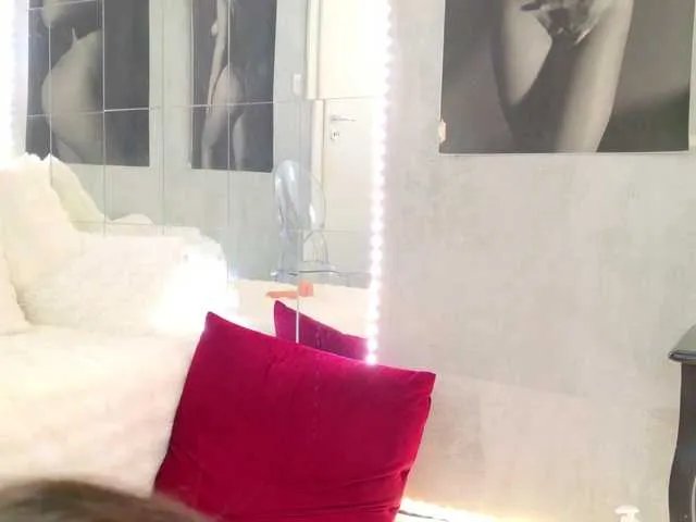  celia-chanel chat room