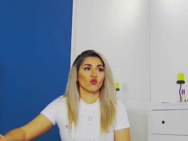 CelineMeyer from BongaCams