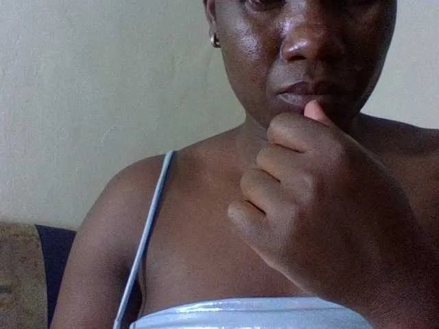 Creamier25 from BongaCams