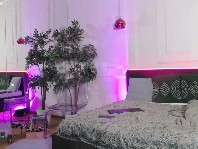 CreamyInk from BongaCams