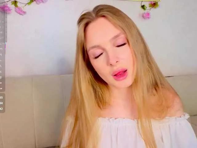 CrimsonAura from BongaCams is Freechat