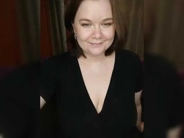 Cutecheeks from BongaCams