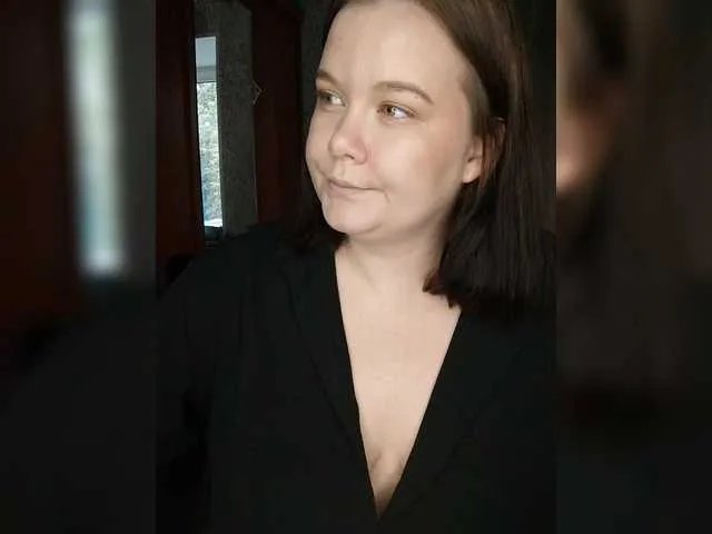 Cutecheeks from BongaCams