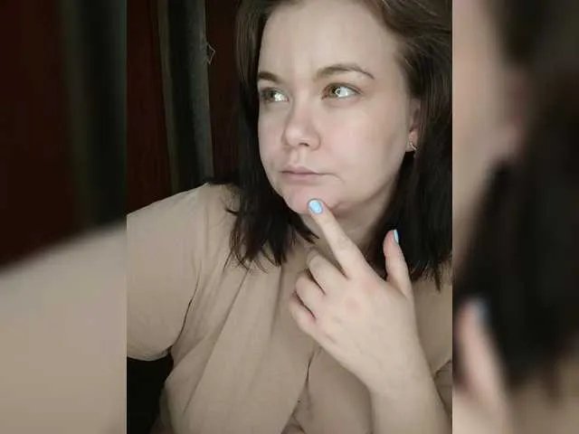 Cutecheeks from BongaCams