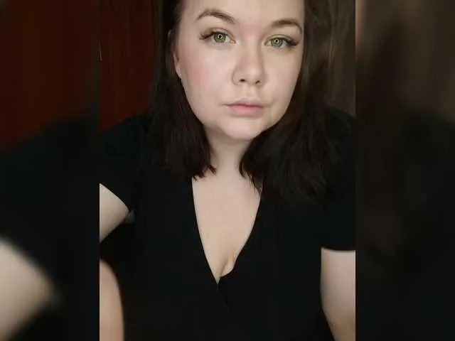 Cutecheeks from BongaCams