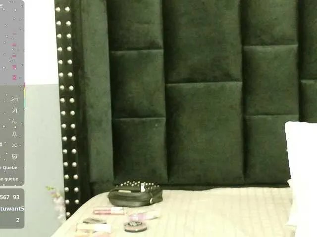 cutepetitee from BongaCams