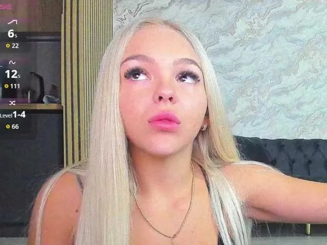 DaisyAbby03 from BongaCams