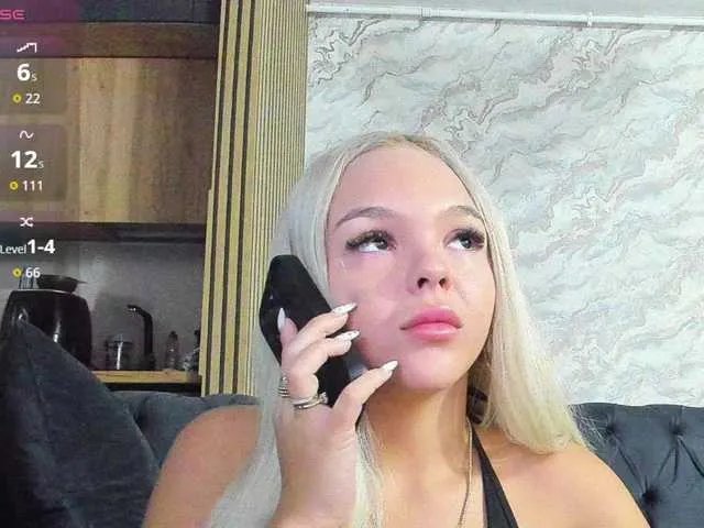 DaisyAbby03 from BongaCams