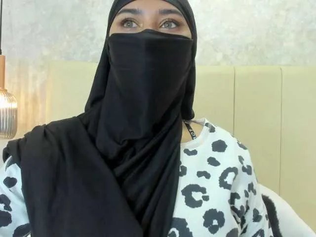 Dakshaa from BongaCams
