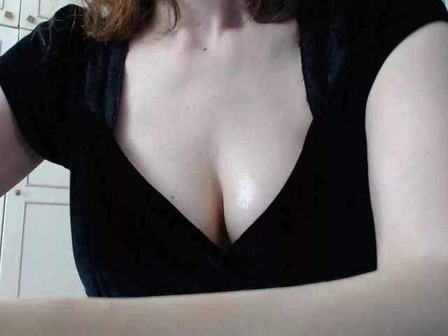 deadivina from BongaCams