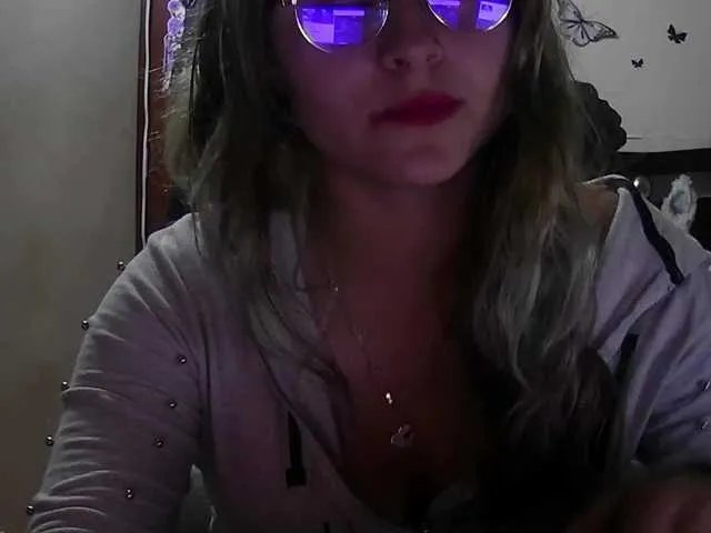 Elith20 from BongaCams