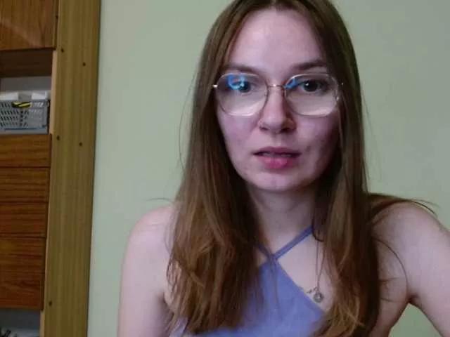 Ellyxcute from BongaCams