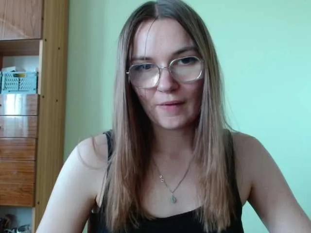 Ellyxcute from BongaCams