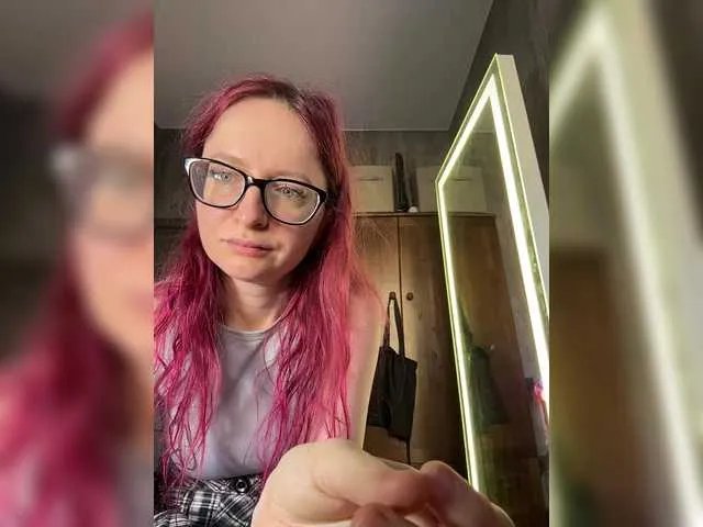 Emma4coy from BongaCams