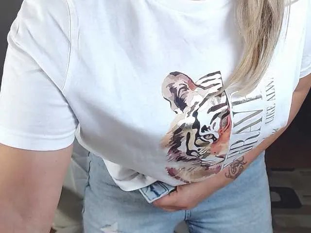 Evamaria2025 from BongaCams