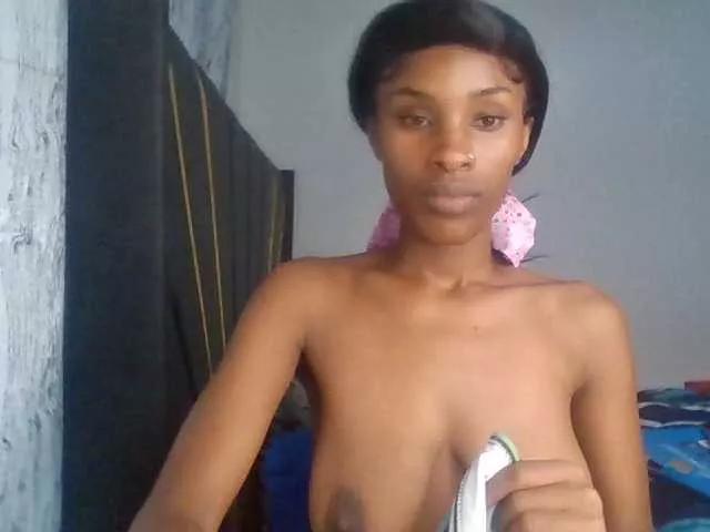 HappyLoverxo from BongaCams