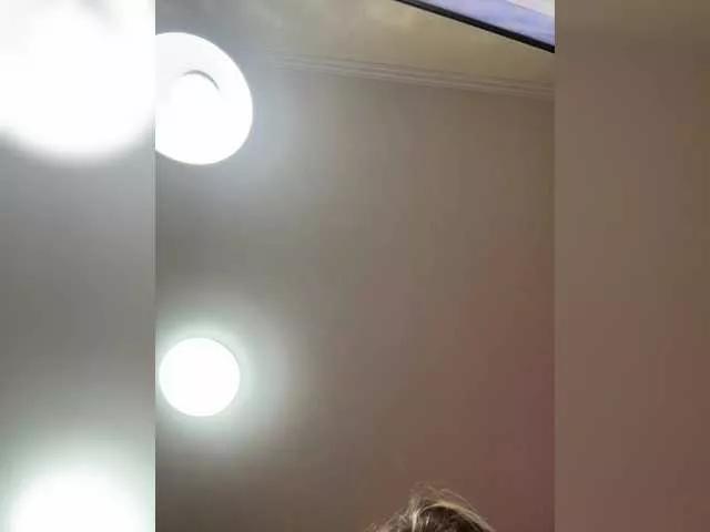 Isilib-kisa from BongaCams
