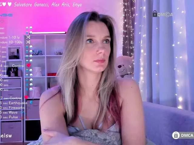 Karamelsw from BongaCams