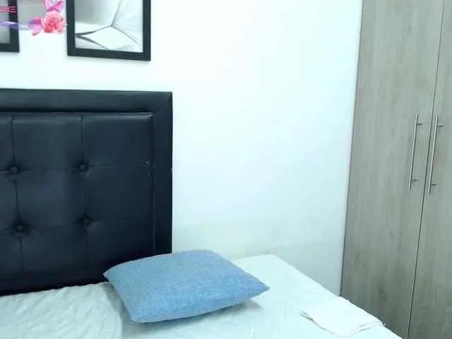 kelly-joness from BongaCams