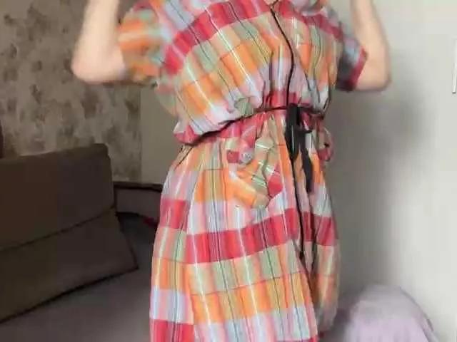 KikiMilf84 from BongaCams