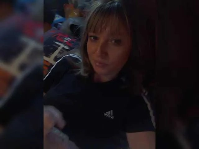 Lena-33 from BongaCams