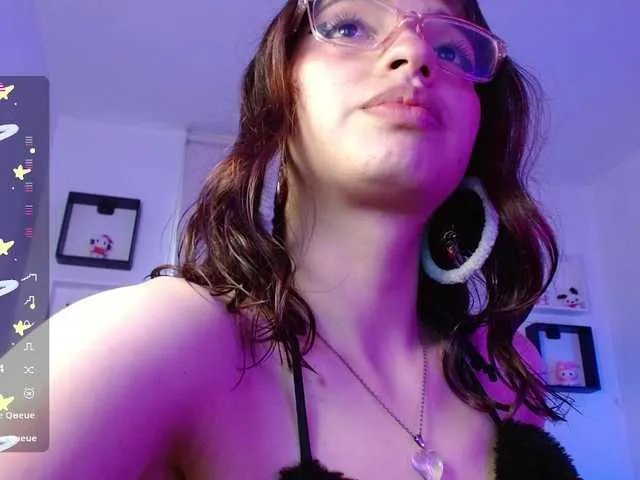 levi-cloud from BongaCams