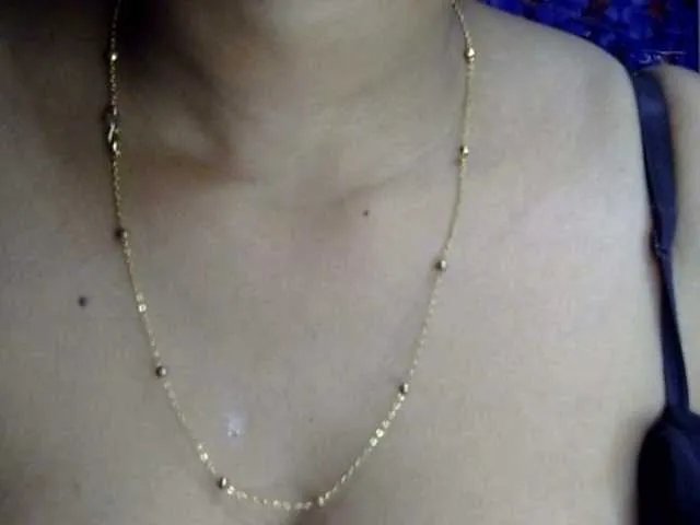 lima11 from BongaCams