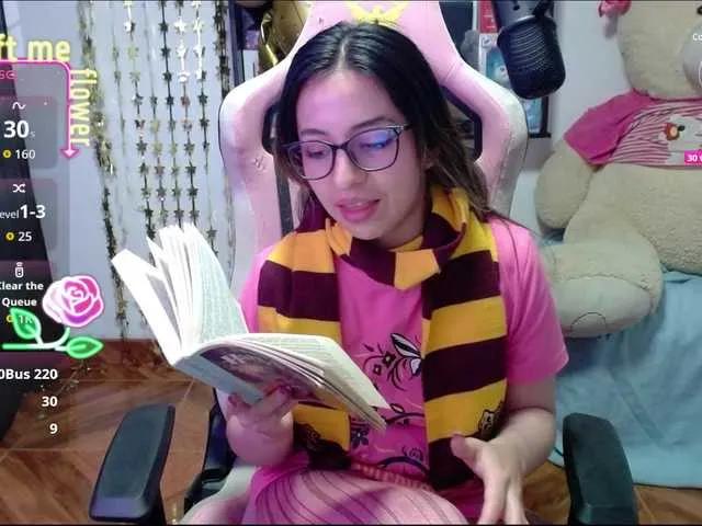 Maggie-Fox from BongaCams is Freechat