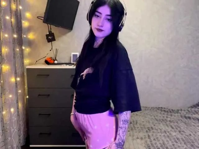 meowluly from BongaCams