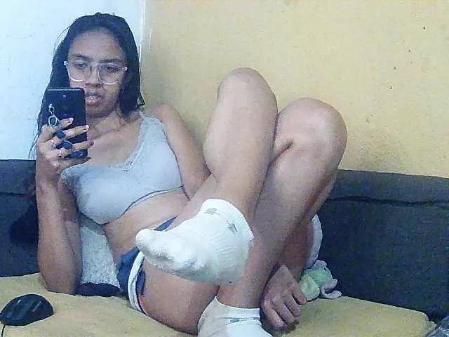 Mimie586 from BongaCams