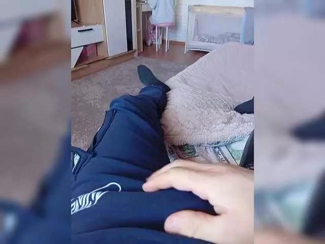 Niki233221 from BongaCams