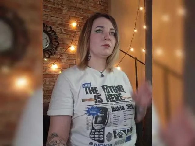 Ozalin from BongaCams