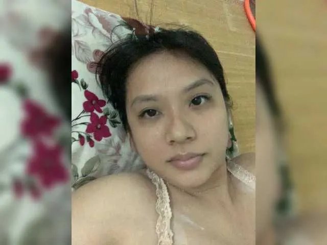 Phoebe90 from BongaCams