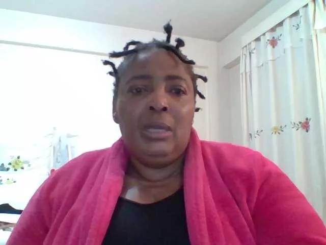 pussylips53 from BongaCams
