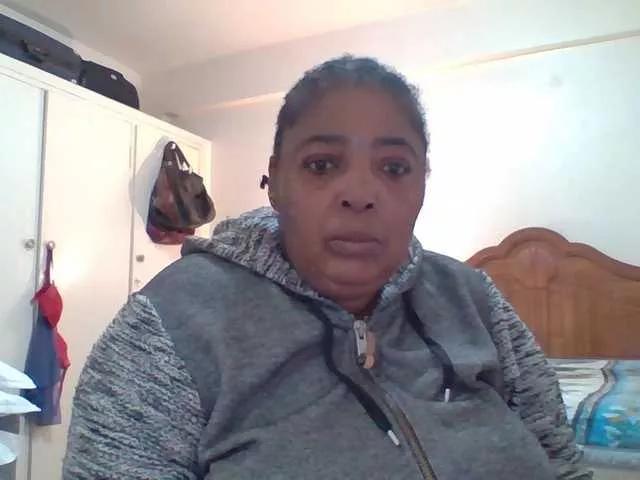 pussylips53 from BongaCams