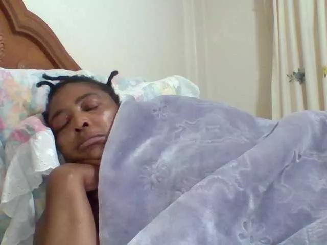 pussylips53 from BongaCams