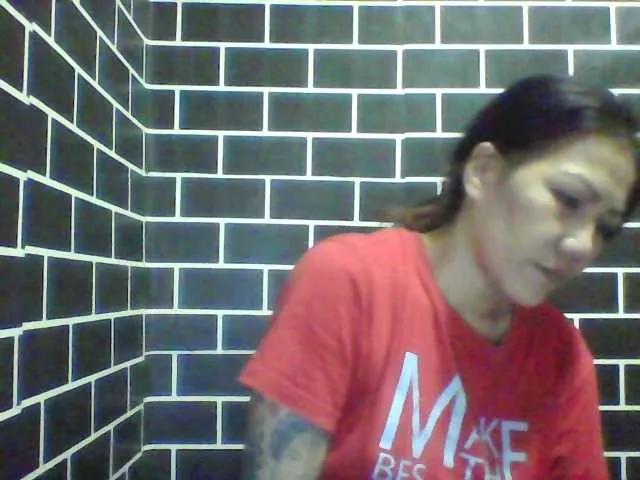 Rarra from BongaCams