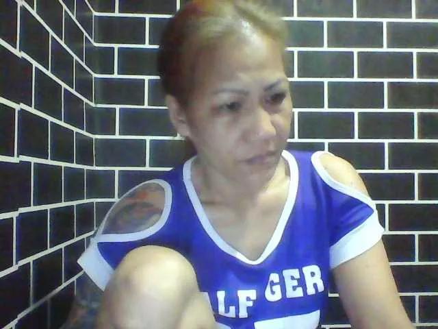 Rarra from BongaCams