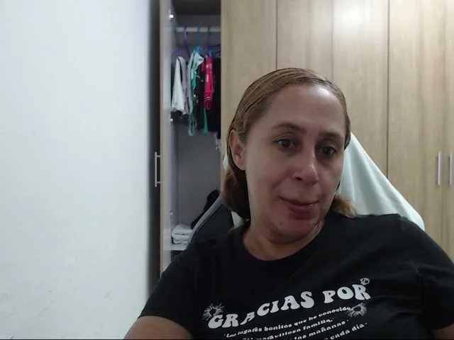 RoxanaMilf from BongaCams