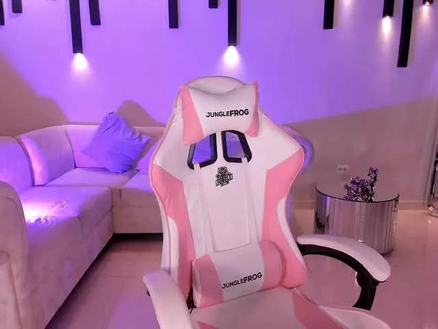 SamanthaKlein from BongaCams