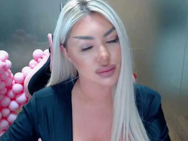 SarahStone from BongaCams