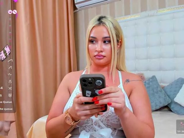 sassyqueen from BongaCams