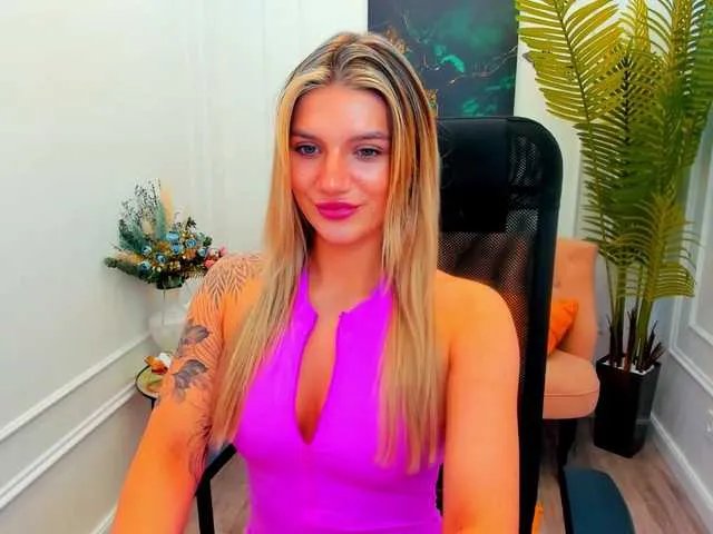 SelenaMoonlight from BongaCams