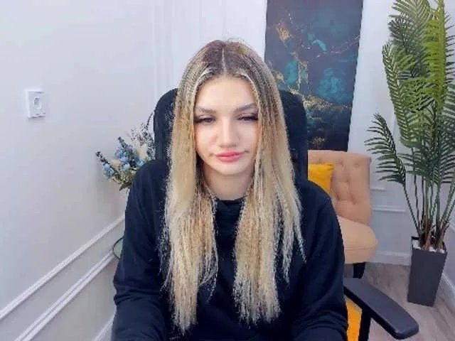  SelenaMoonlight chat room