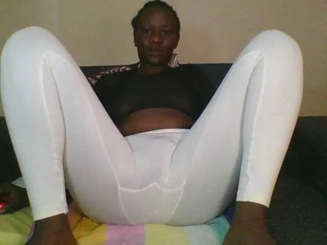 Silentqueen93 from BongaCams