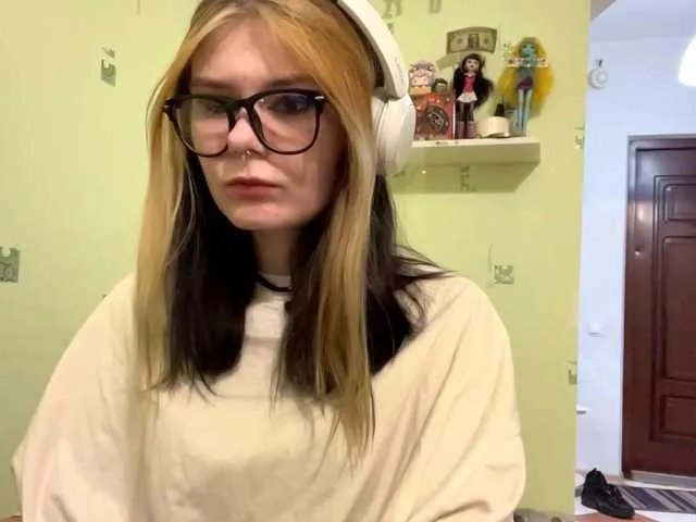  SIMONA-CHARON chat room