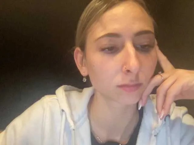Check out a luscious online streams with the adorable sportylisaa. She has a cute build coupled with a bonkers grace and endless talents that will keep you glued to her customizable free adult webcam, Sportylisaa from BongaCams